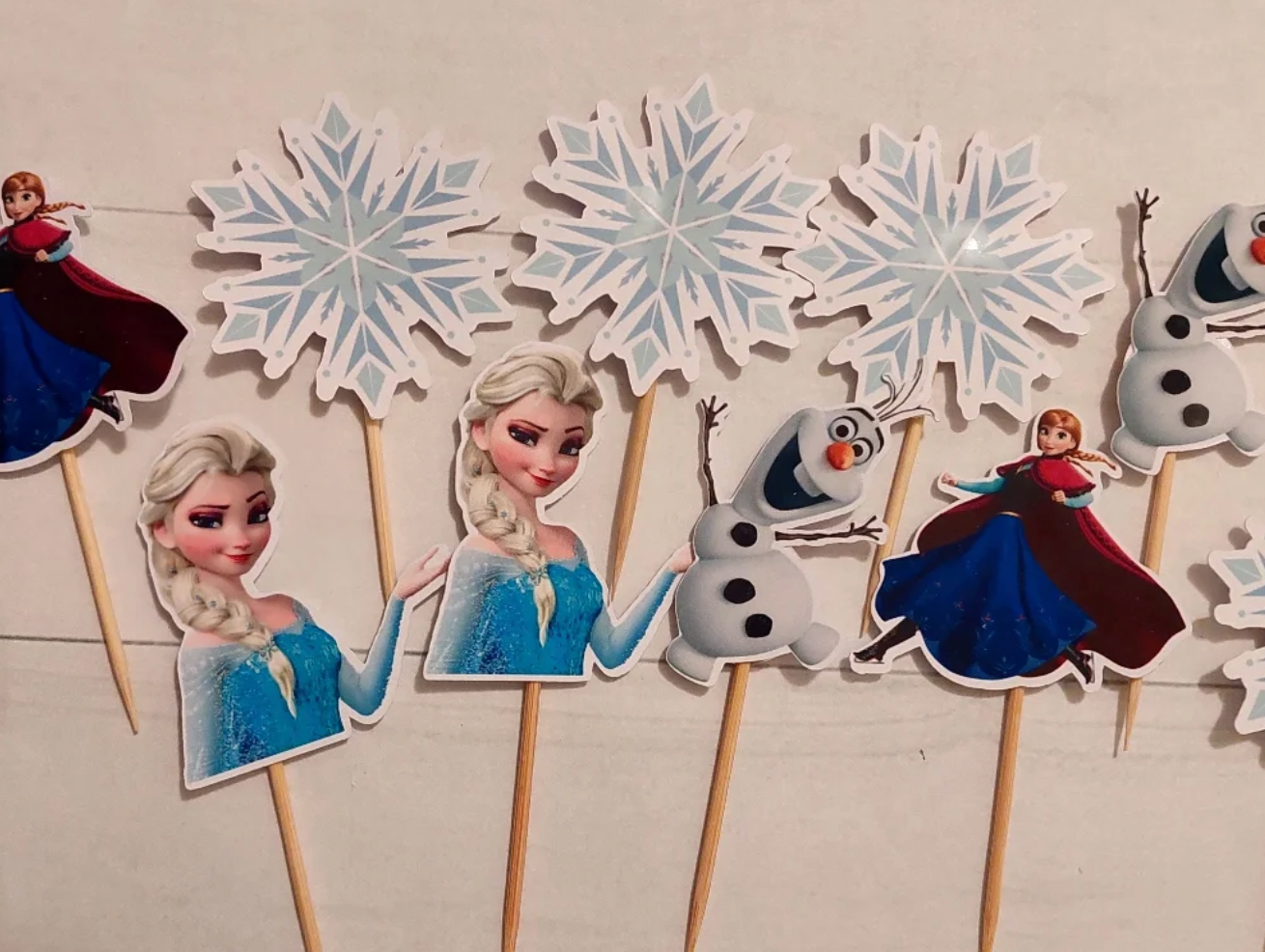 Mini toppere Frozen pentru decor tort