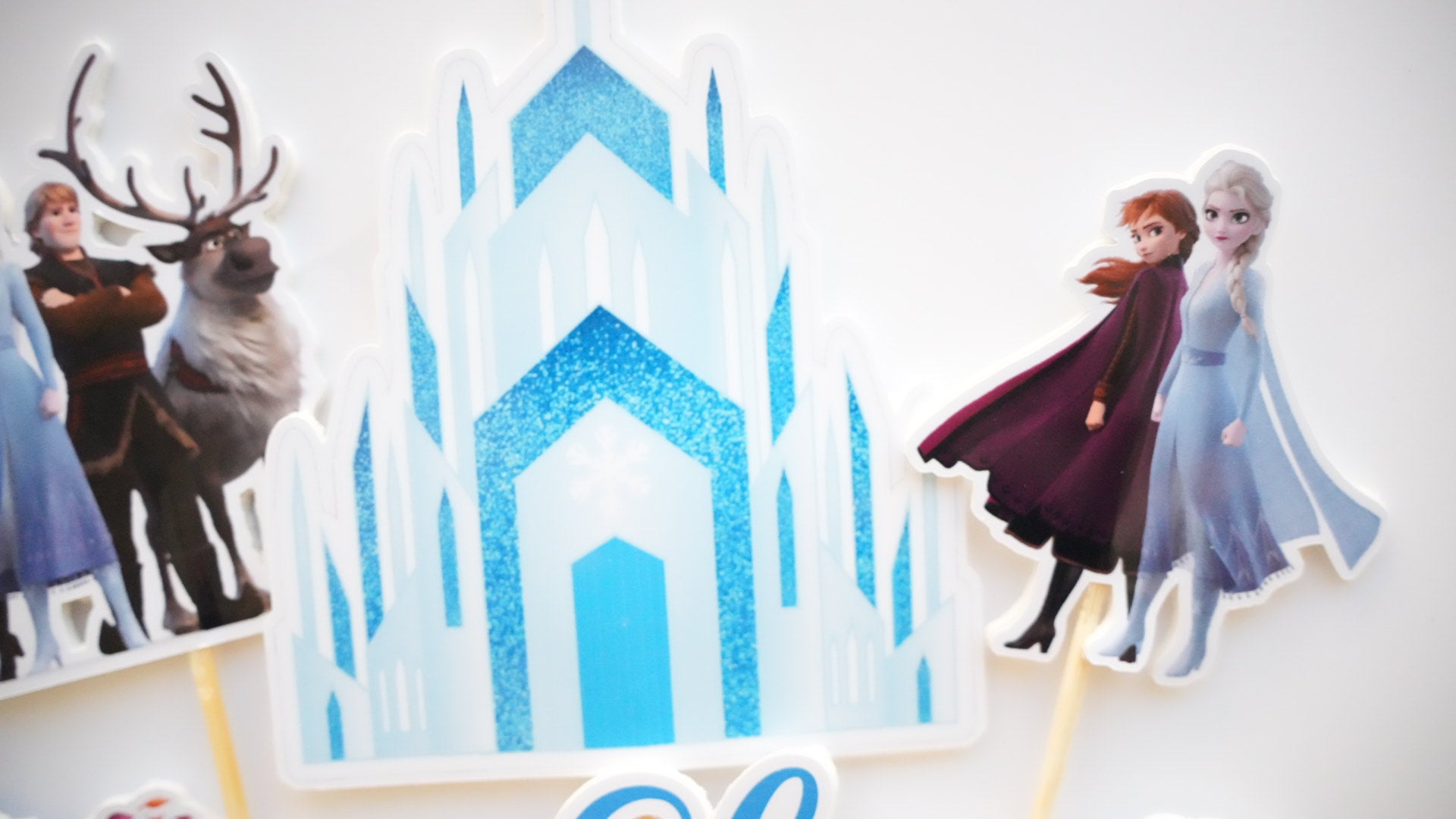 Decorațiuni Frozen 2 pentru tort aniversar