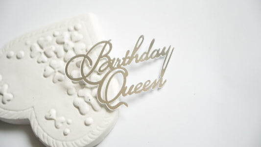 Birthday Queen - argintiu caligrafie