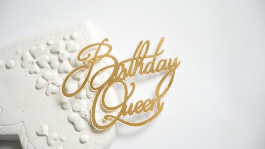 Birthday Queen - auriu delicat curly