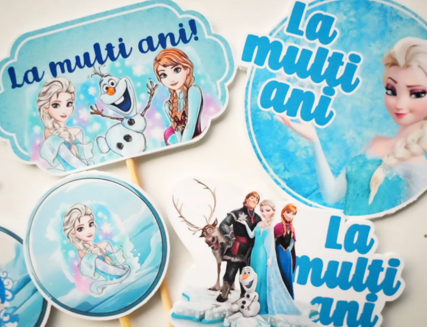 Set complet decorațiuni Frozen pentru tort aniversar
